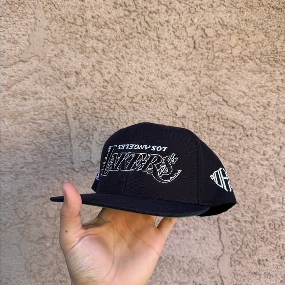 KTH KILL THE HYPE X LA LAKERS LAKESHOW STENCIL 2001 FINALS (INVITE ONLY) HAT